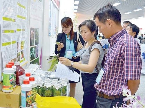 Hundreds of products and outstanding achievements in the field of science and technology are display at the event. (Photo:SGGP)